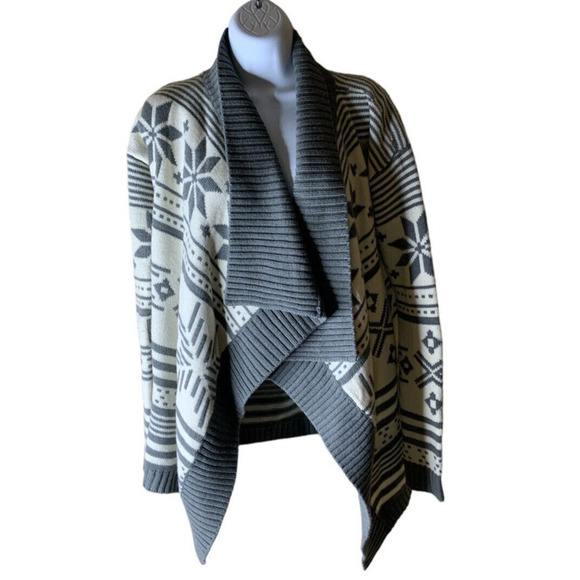 Express Cardigan Womens Small Petite Snowflake Isle Pattern Merino Wool Sweater - Picture 1 of 10